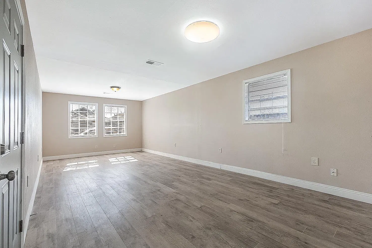 3 bed, 1300 sqft, $1,589 — Photo 3