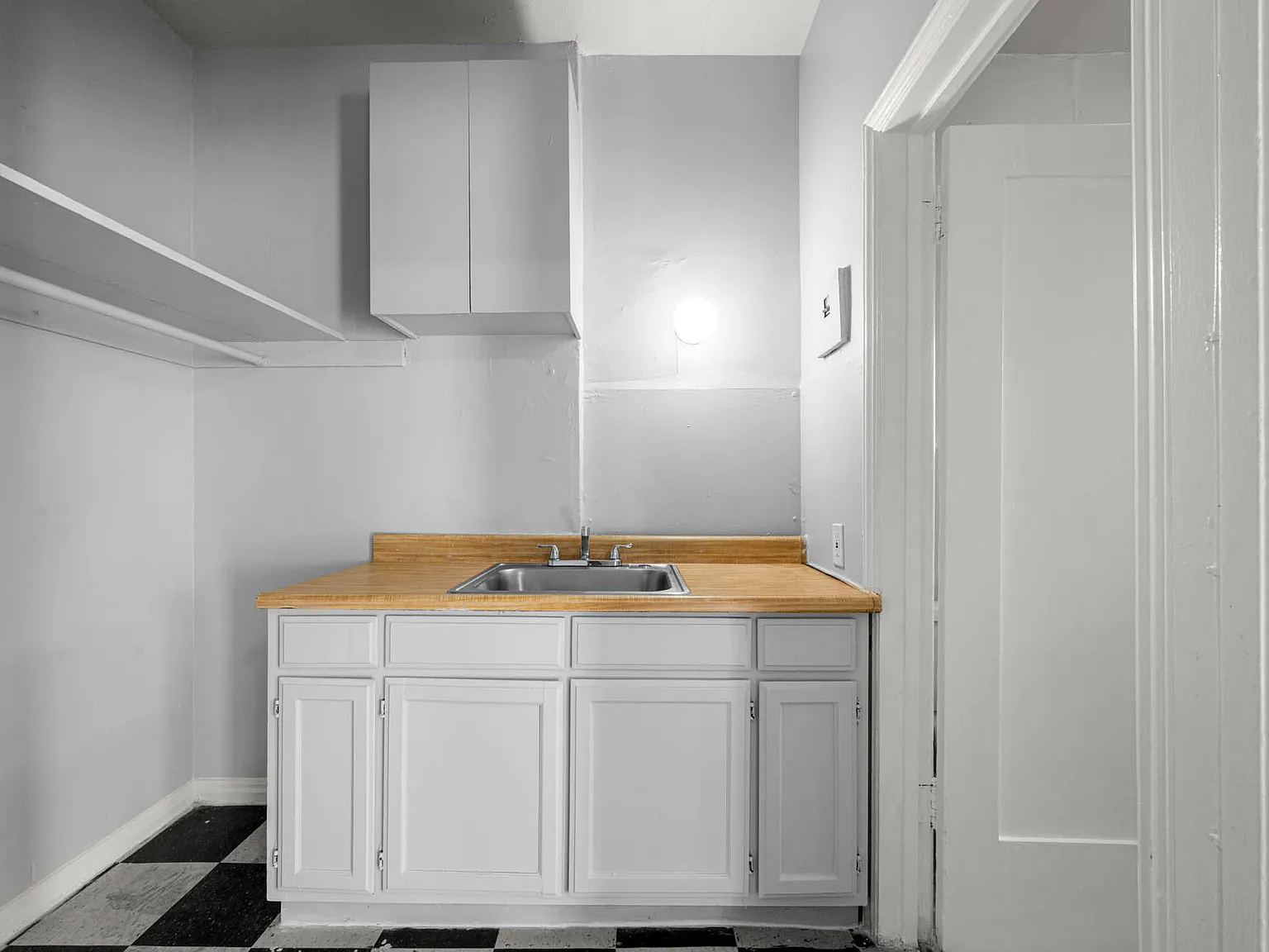 1516 N Hobart Blvd — Photo 4