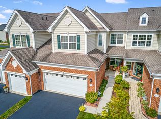 1124 Iron Horse Ct, Elgin, IL 60124