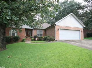 2007 W Longhills Rd, Benton, AR 72019