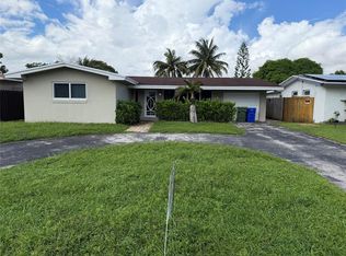 1130 NW 83rd Way, Pembroke Pines, FL 33024