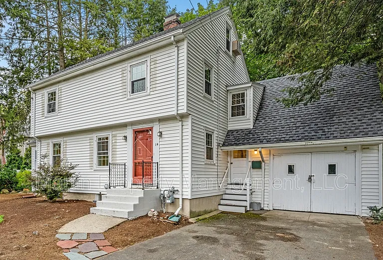 14 Gleason Rd — Photo 1