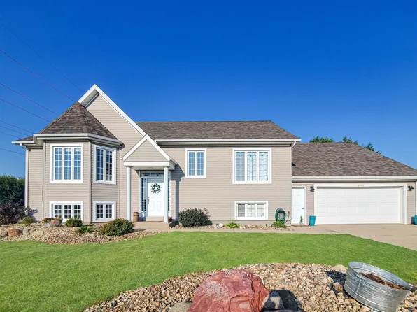 2801 Chaplin Dr, Milford, IA 51351