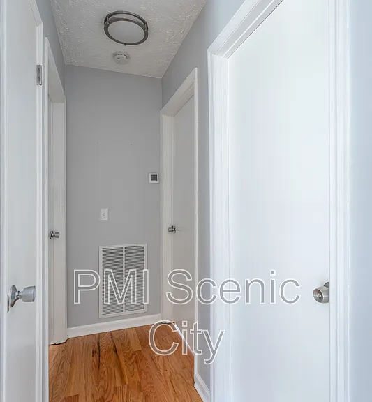 2508 Woodfin Ave — Photo 15
