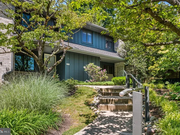 547 Foxwood Ln, Paoli, PA 19301