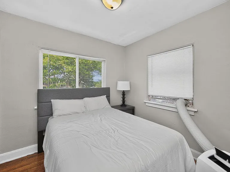 4300 Erie Ave #4 — Photo 11