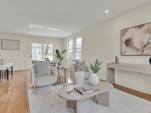 4th image of 56 Riverview St