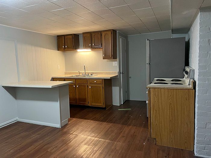 1st image of 300 Berry Ave #7