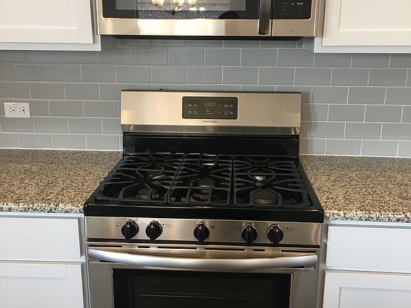 5th image of 18313 Calasetta Dr