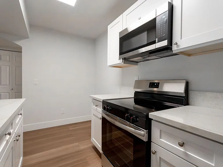 5158 S Jones Blvd #203 — Photo 14