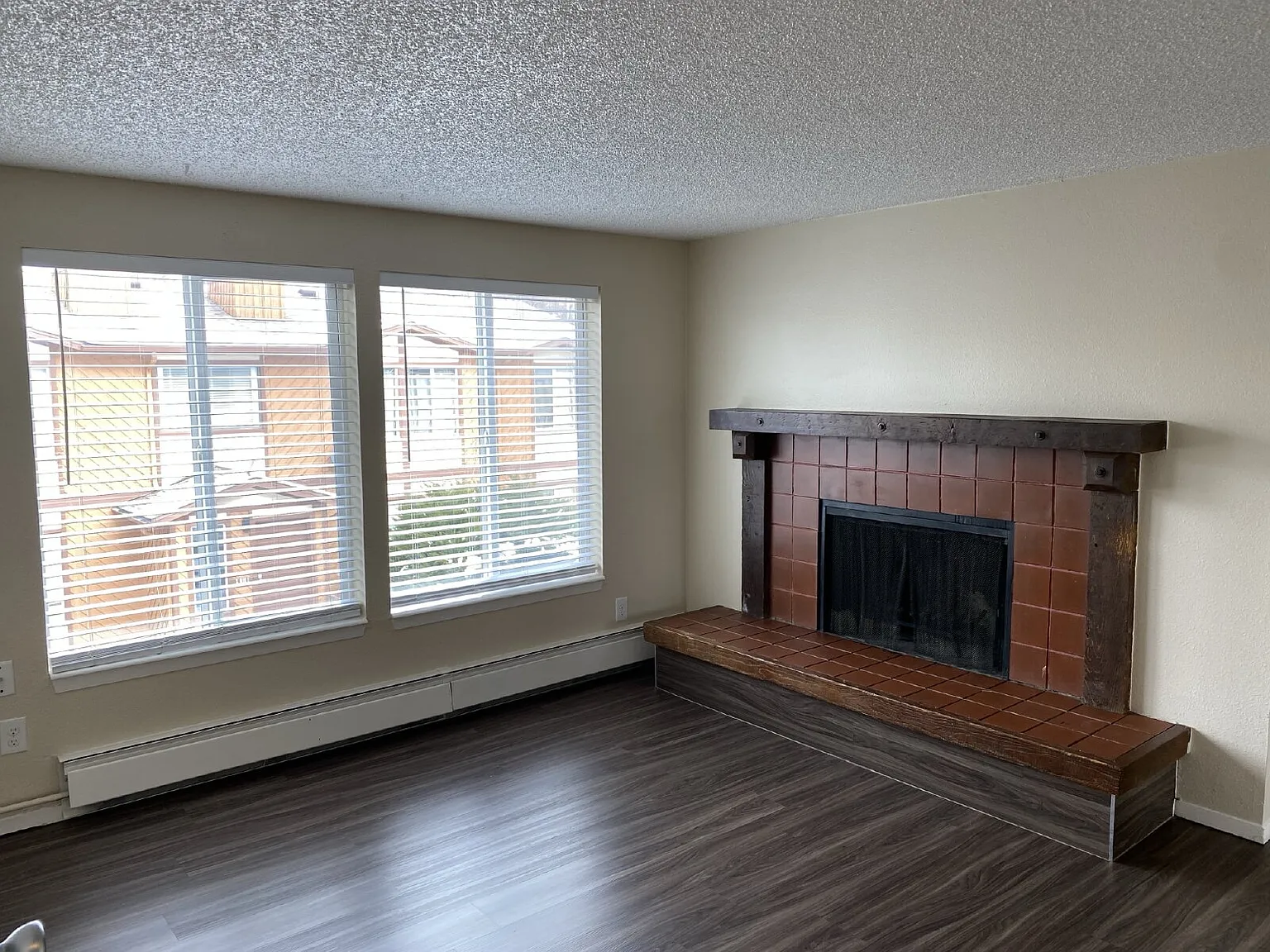 2 bed, 1.0 bath, 920 sqft, $1,575 — Photo 1