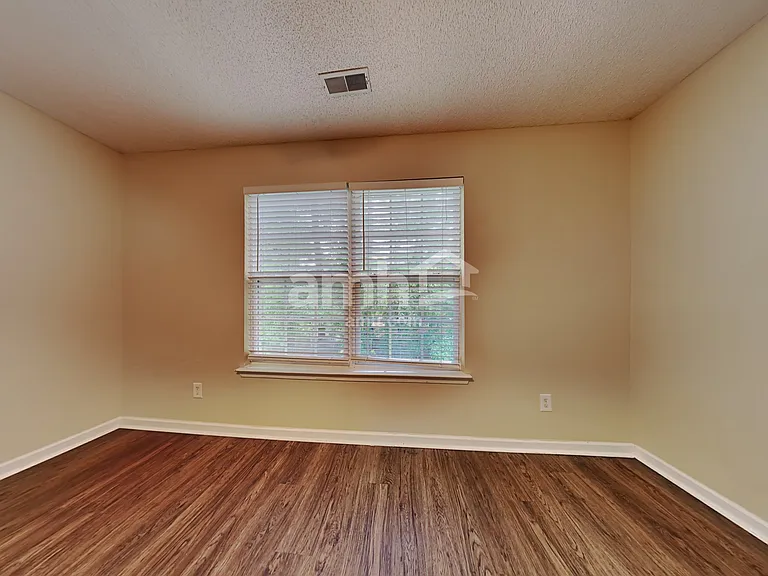 149 Trickle Dr — Photo 17