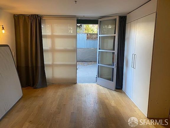5th image of 7 Hallam Street #1B