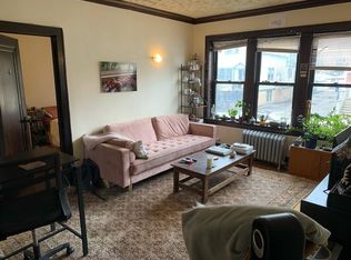 1542 W Roscoe St APT 3, Chicago, IL 60657