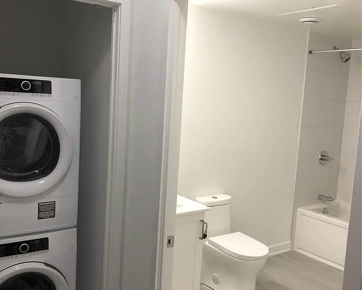 681 Yonge St #103 — Photo 7