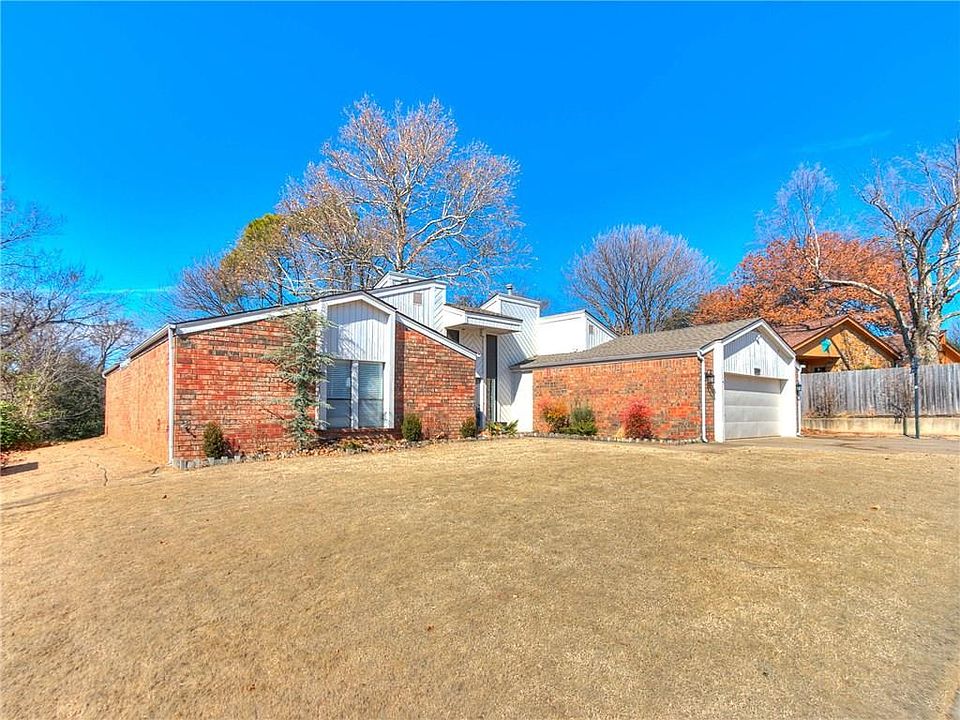 1st image of 2319 SW 122nd Pl