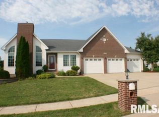 1120 Springbrook Ln, De Witt, IA 52742