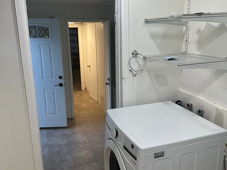 2605 French Ct — Photo 35