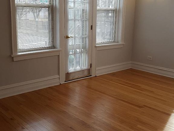 3rd image of 1000 N Austin Blvd APT 1