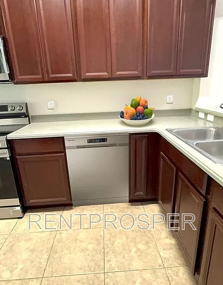 16617 Cedar Crest Dr — Photo 7