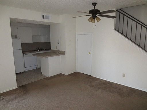 5th image of 715 N Center St APT 2