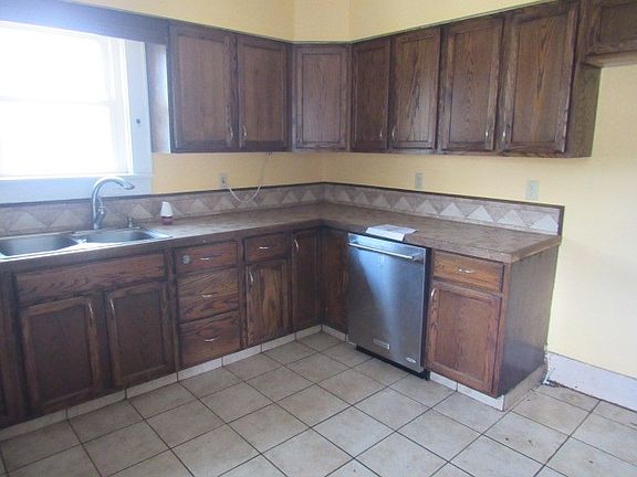 5th image of 232 Maher St