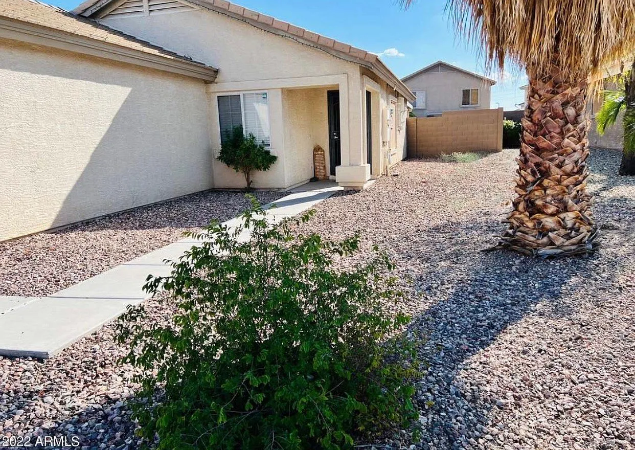 Beautiful 3 Bed Home with Solar - $0 Electric Bill! — Photo 3