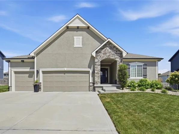 131 SE Briar Valley Ln, Blue Springs, MO 64064
