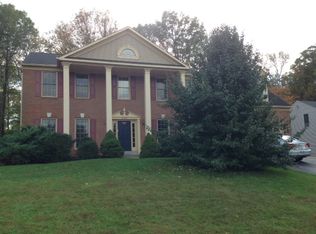 8732 Foxhall Ter, Fairfax Station, VA 22039