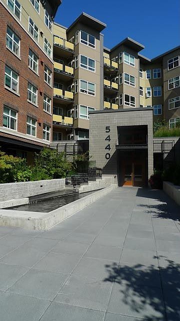 Upscale Condo in the heart of Ballard!