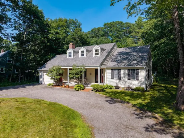 16 River Bend Drive, Kennebunk, ME 04043