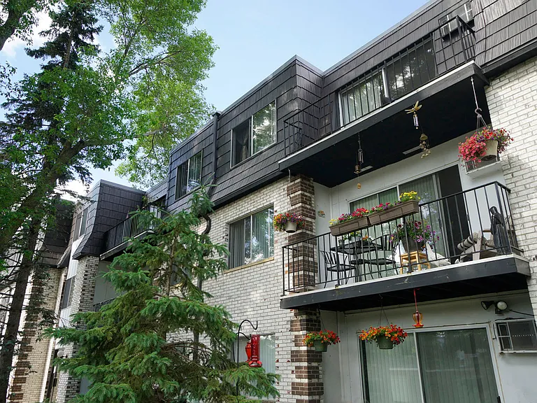 Bellows Court — Photo 10