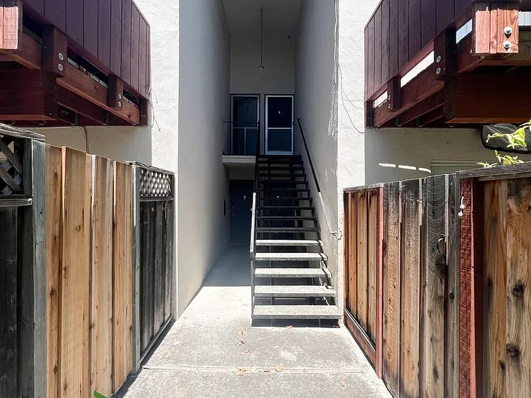 1621 Maurice Ln #2 — Photo 3