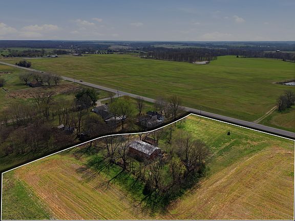 3rd image of 6013 Highway 41 N