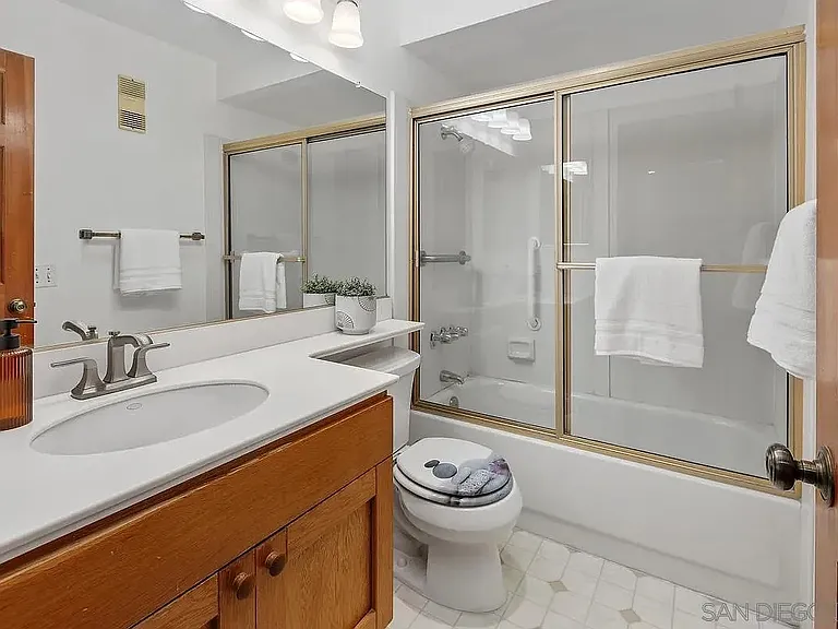 8840 Villa La Jolla Dr #203 — Photo 7