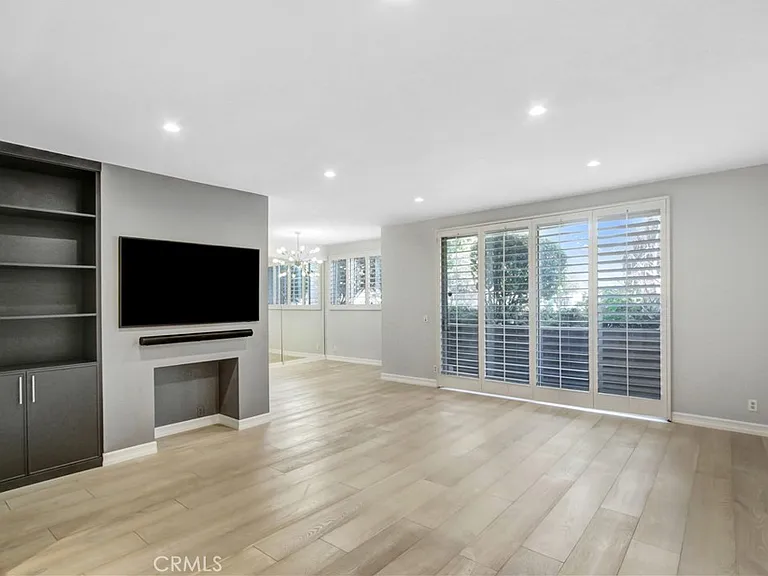 4949 Genesta Ave #104 — Photo 9