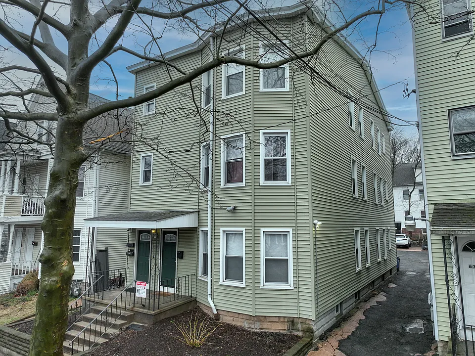 679 Winchester Ave #2