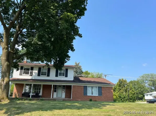 6716 Tamerlane Dr, West Bloomfield, MI 48322