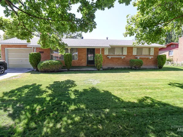 647 E 17th St, Burley, ID 83318