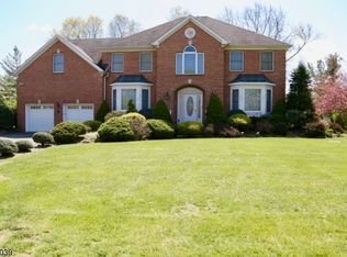 2 Deanna Dr, East Hanover, NJ 07936