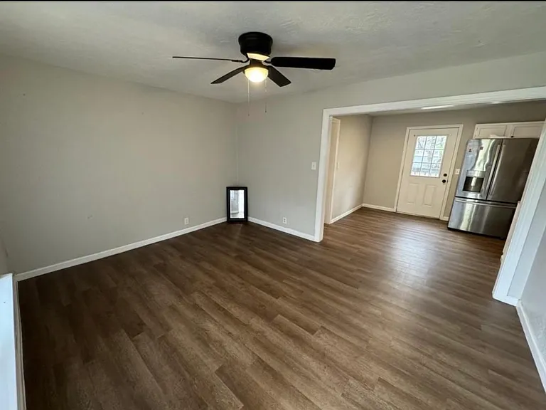 410 Pine St — Photo 2