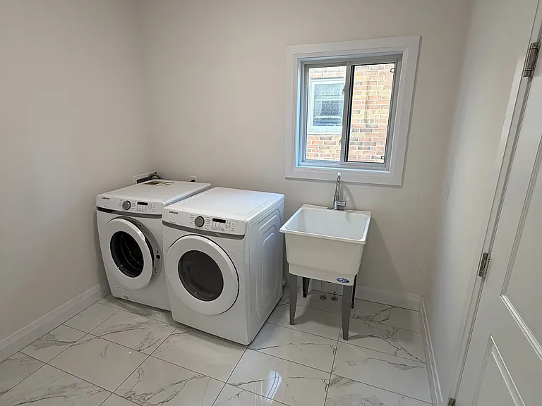 2910 Biddulph St #UPPER — Photo 10