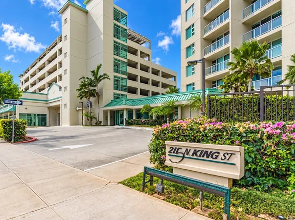 215 N King St APT 1607, Honolulu, HI 96817