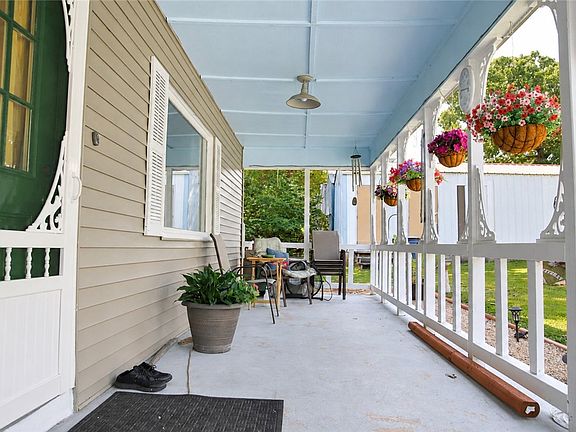 3rd image of 31 Circle Dr
