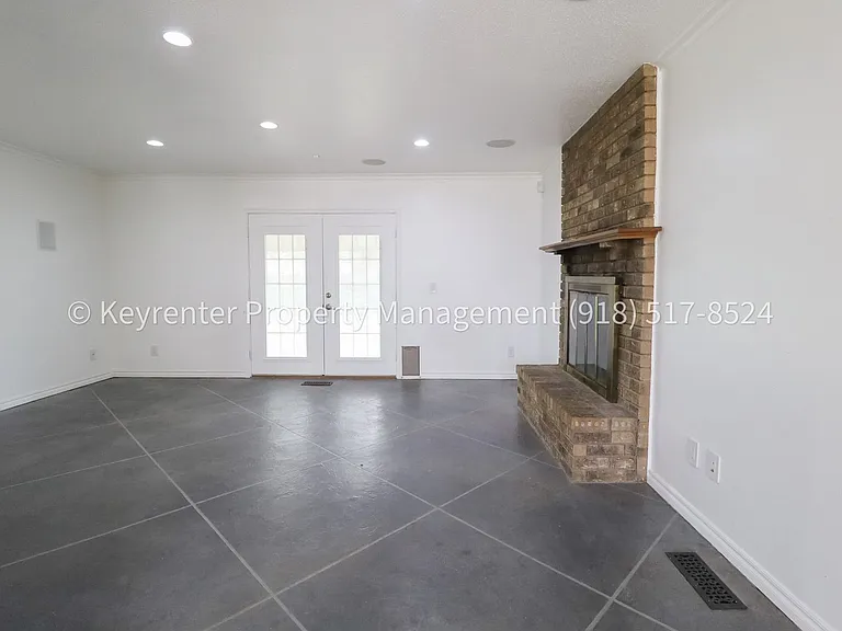 12804 E 13th St — Photo 13