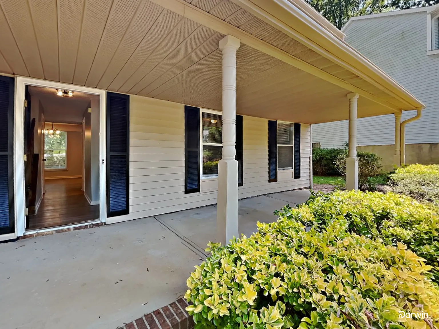 3 bed, 2.5 bath, 1835 sqft, $2,220 — Photo 3
