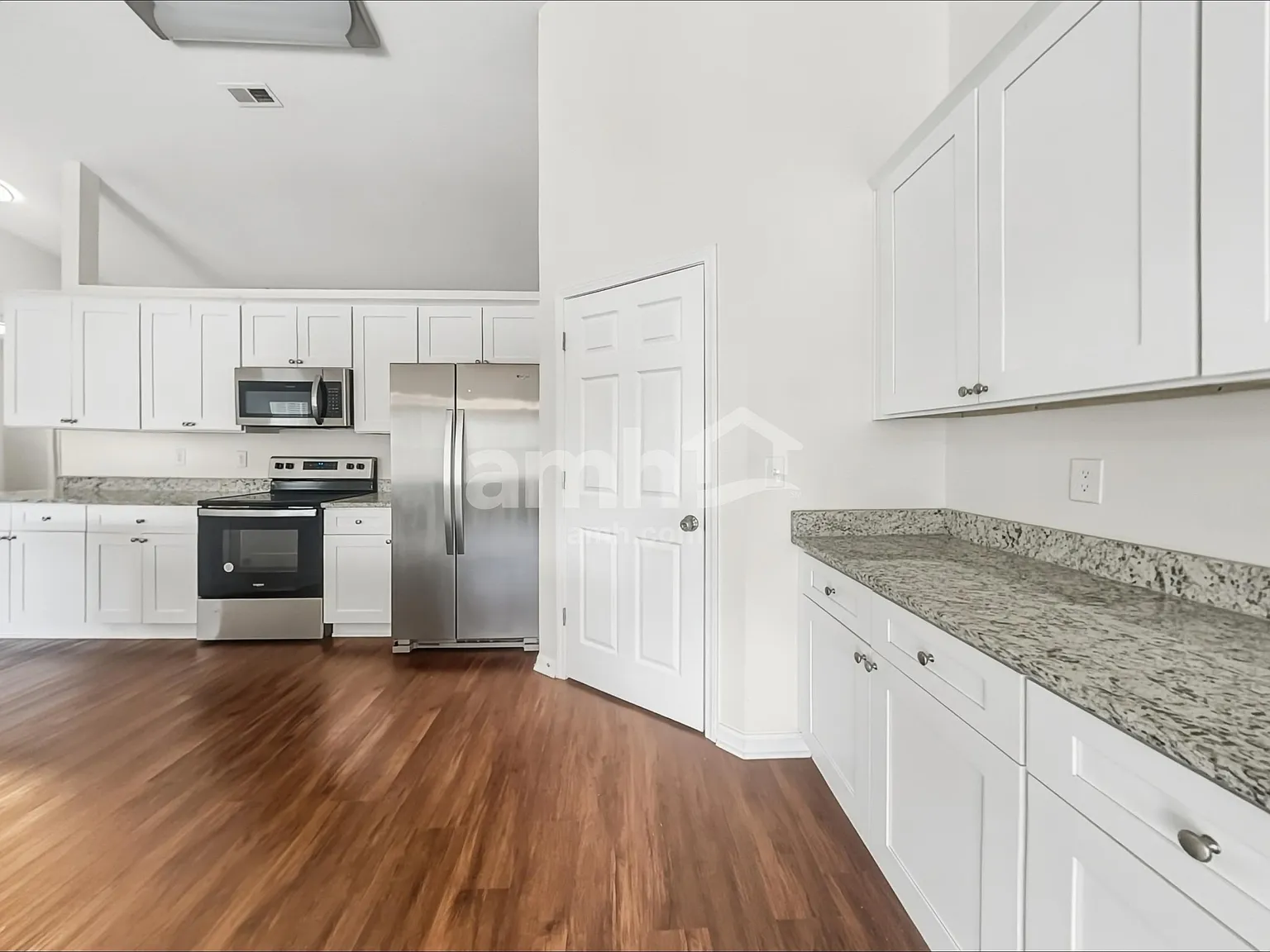 3 bed, 2.0 bath, 1891 sqft, $2,165 — Photo 3