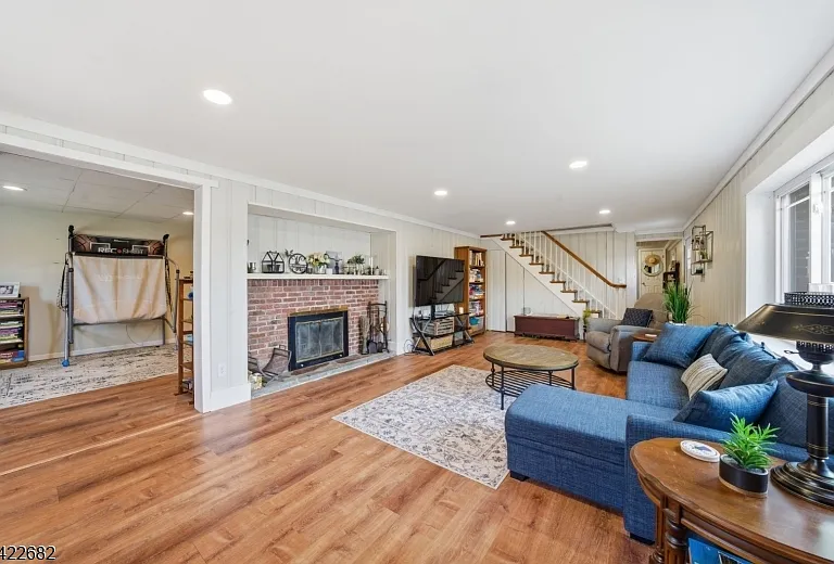 23 Edgemere Ave — Photo 31