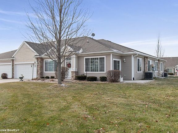 2nd image of 3716 NE Cottonwood Ln