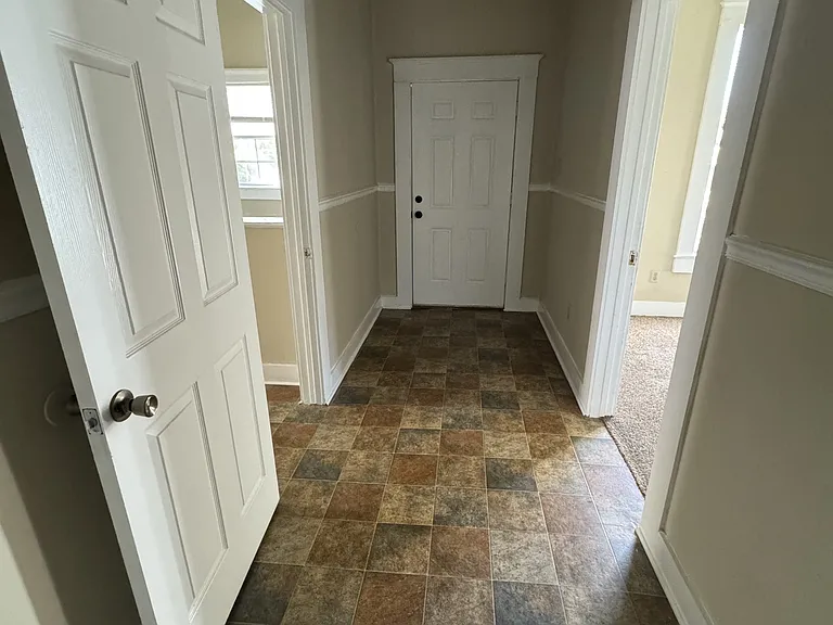 302 S Burleson — Photo 9